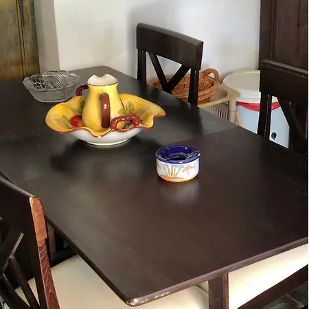 ένα όμορφο σπίτι μπροστά στην παραλία *